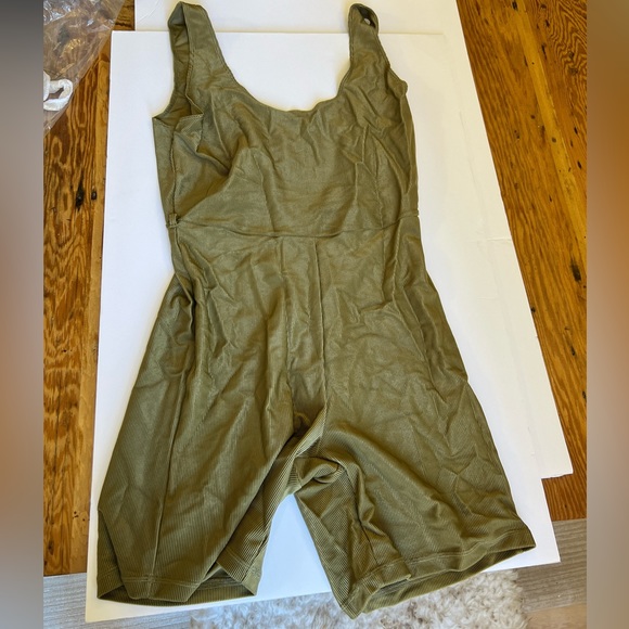 We Wore What Green Bodysuit - Picture 4 of 4